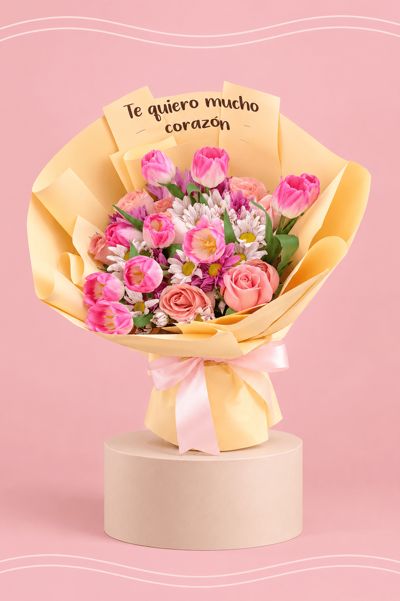 Ramo romántico sobre pedestal pastel (1)